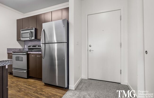 Studio, 1 bath, 556 sqft, $1,425, Unit 205