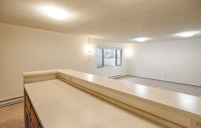 Studio, 1 bath, 625 sqft, $1,295, Unit 1-202