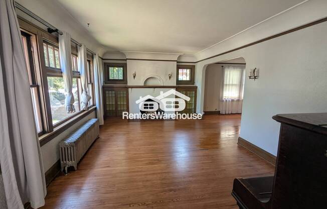 3743 W BROADWAY AVE