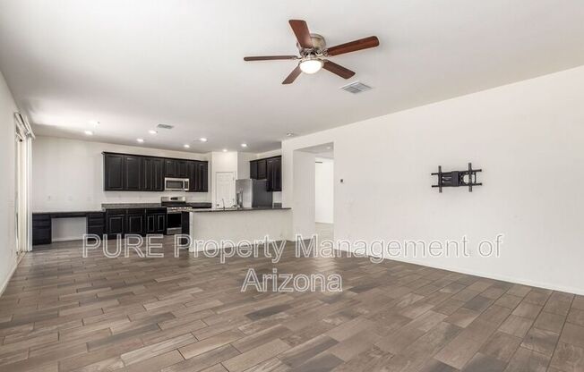 3041 E DESERT BROOM PL