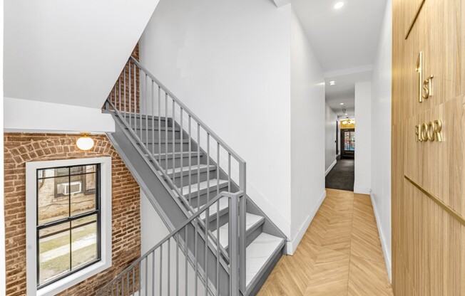 356 W 48 ST