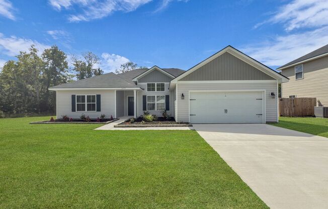 Spacious 4 Bedroom Home in Hinesville, GA
