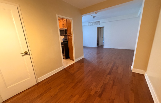 1530 Metropolitan Ave