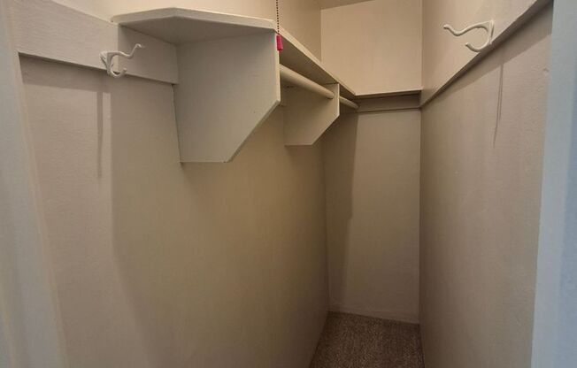 1 bed, 1 bath, $1,600, Unit 10