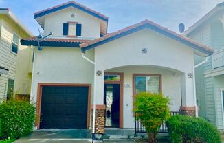 NEWLY PAINTED 2 BED, 3 BATH HOME IN NORTH  NATOMAS