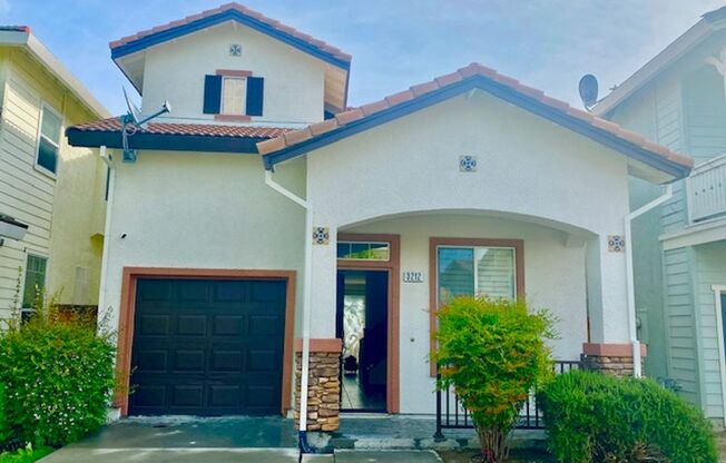 NEWLY PAINTED 2 BED, 3 BATH HOME IN NORTH  NATOMAS