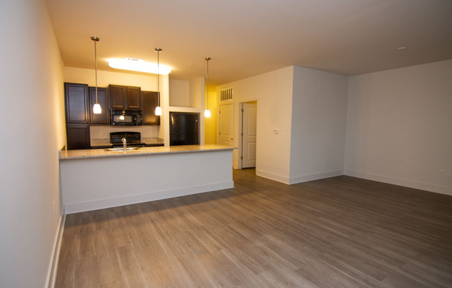 2 beds, 2 baths, 1,088 sqft, $1,599