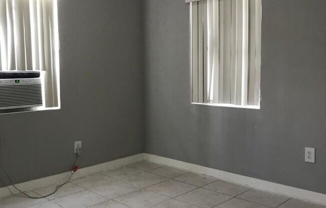 2 beds, 1 bath, 750 sqft, $1,800, Unit 5250-3