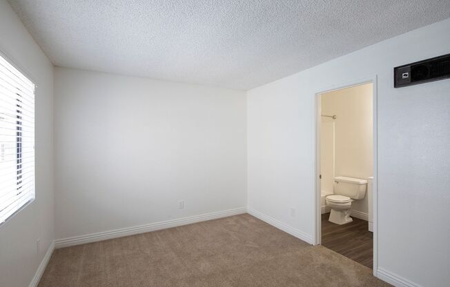 1 bed, 1 bath, 550 sqft, $2,100, Unit B125