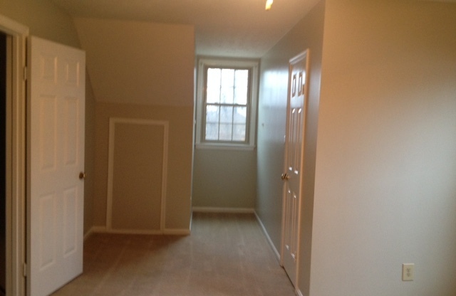 3 beds, 2 baths, $1,700