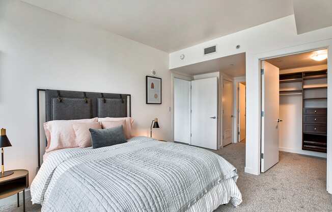 Spacious bedrooms that accommodate king size beds at The Bravern