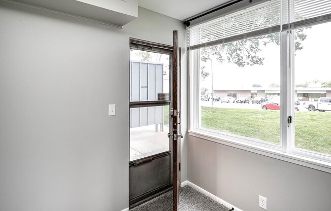 Spacious 1-Bed and 1-Bath Apartment in Millard!