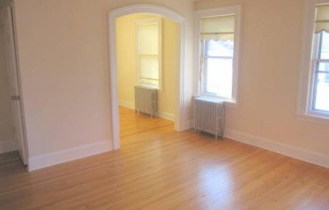Spacious & Stylish 2BR Apartment - Prime Wooster Square Location