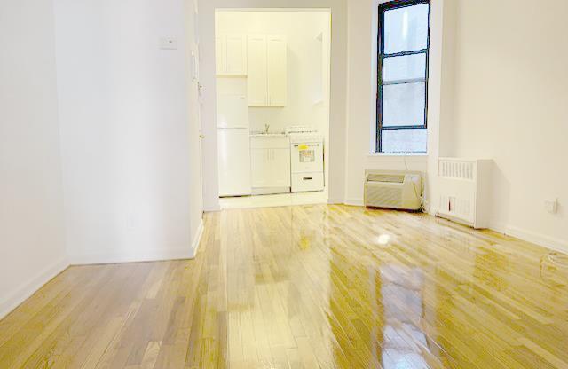 313 E 90 ST