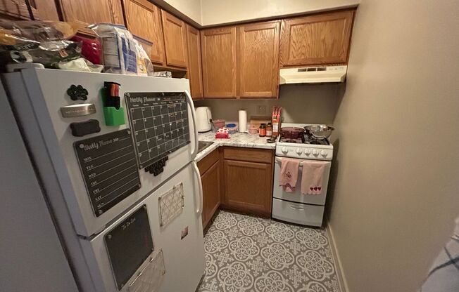 1 bed, 1 bath, $895, Unit 216