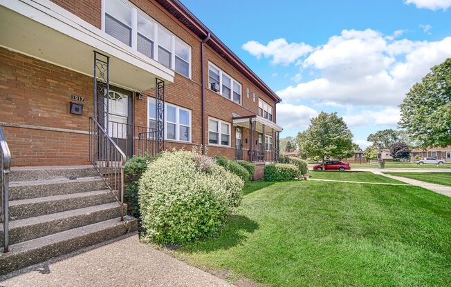 1913-21 Warwick Ave