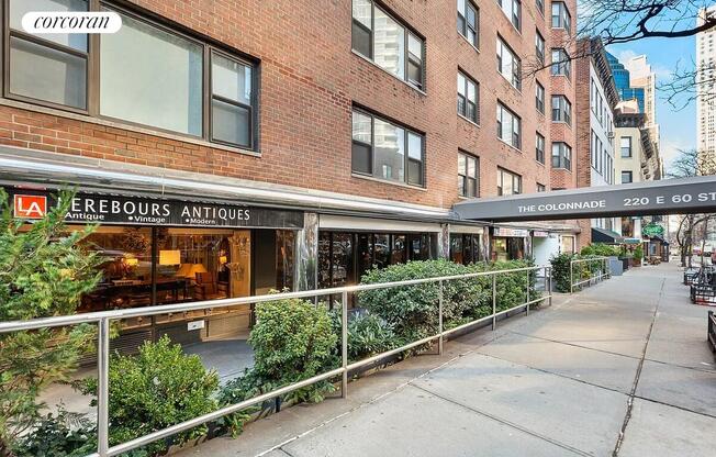220 E 60th St Apt 4D