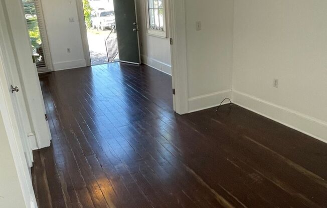 1BD/1BA Shotgun w/ In Unit Washer and Dryer