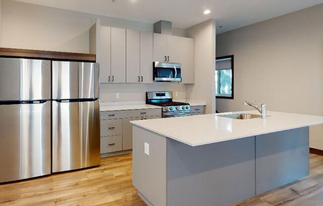 1221 7th St SE