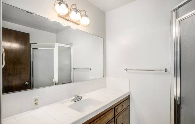 Designer Bathroom Suites at Barcelona Apartments, Visalia