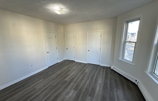 2 beds, 1 bath, $2,400, Unit 2