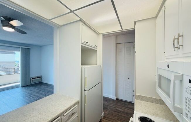 13801_FRONT STREET