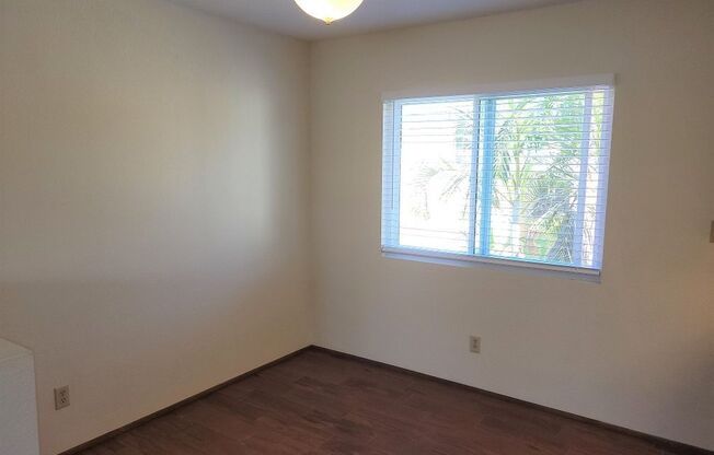 2 beds, 1 bath, $2,600