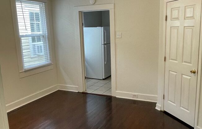 2 beds, 1 bath, 800 sqft, $1,300