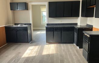 2 beds, 1 bath, $895