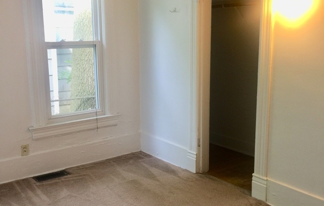 2 beds, 1 bath, $1,350, Unit 1