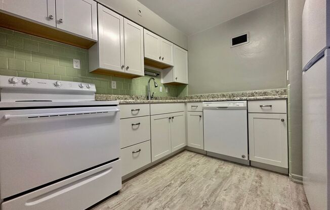 1 bed, 1 bath, 800 sqft, $895, Unit 2S