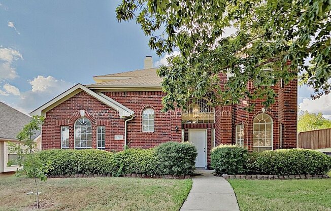 1700 CRESTHILL DR