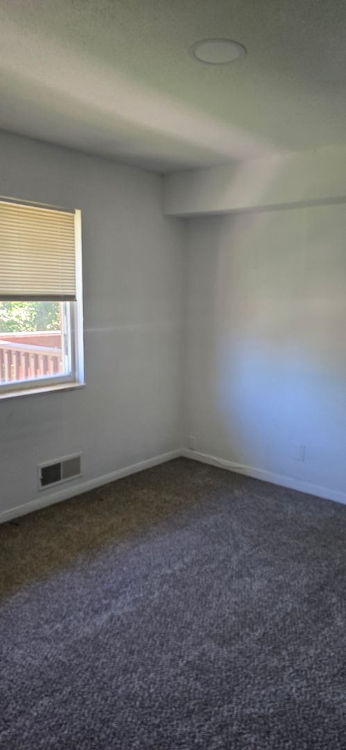 2 beds, 1 bath, 750 sqft, $1,100, Unit 110