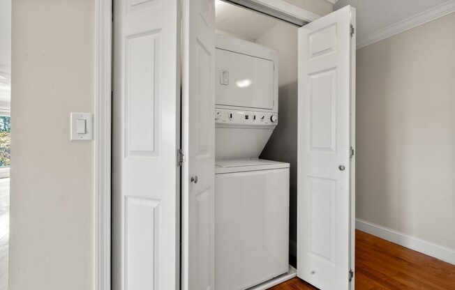 2 beds, 2 baths, 1,285 sqft, $5,750, Unit 5G