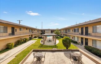 LA GRANADA APARTMENTS