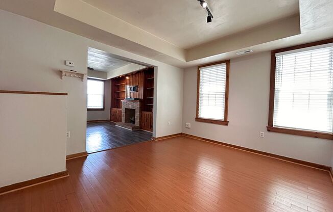 400 Jamestown Ave - Gold