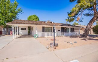 BEST OF SOUTH SCOTTSDALE LIVING! Recently updated 1,400+ sf 3BR/2BA
