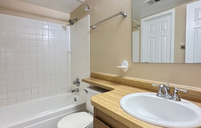 1 bed, 1 bath, $1,600, Unit Unit 202