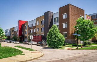 Studio, 1 bath, 402 sqft, $825, Unit 119