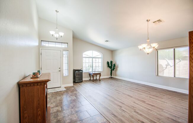 Stunning 4 bedroom Single story in Wildwood!