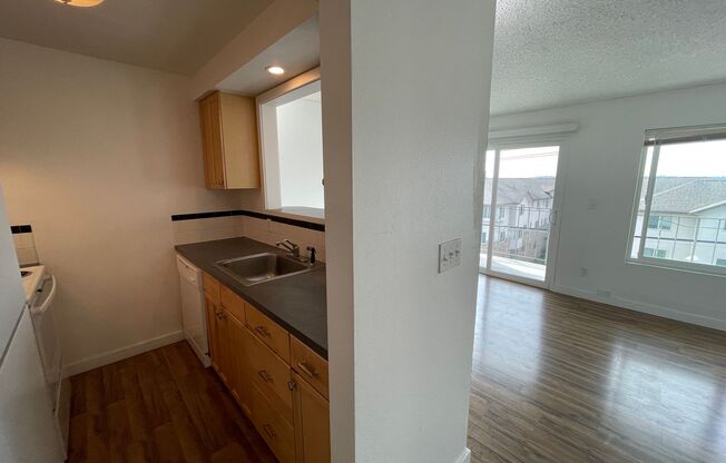 1 bed, 1 bath, 630 sqft, $1,565, Unit 103