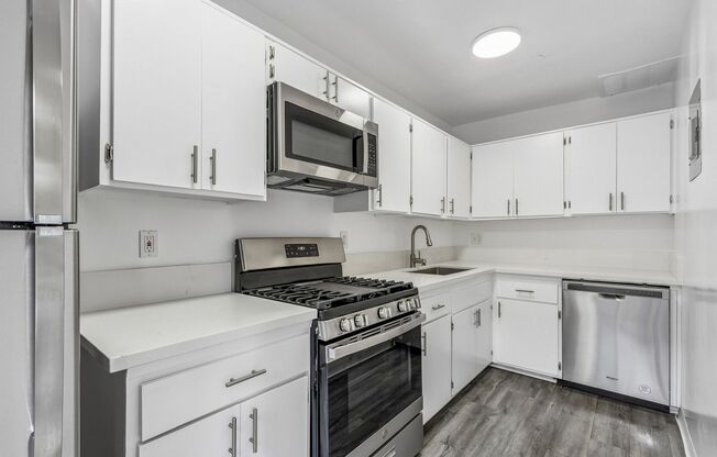 Studio, 1 bath, 615 sqft, $1,898, Unit 119