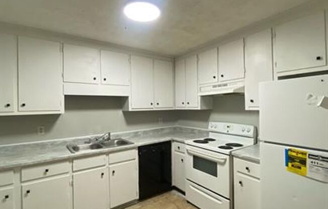 2 beds, 1 bath, $1,200