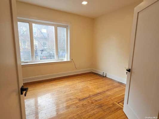 1 bed, 1 bath, $2,300, Unit 2F