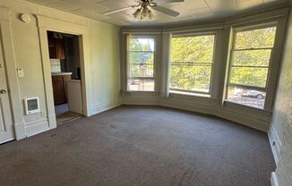 1 bed, 1.5 baths, $750, Unit Unit # 5