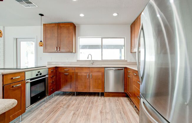 Stunning Remodel Located Close to ASU!!!  This property is light and bright and remodeled a couple years ago!!!  Low maintenance landscaping available June 1st!!!