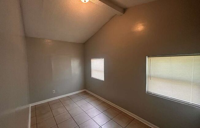 Charming Tampa Home in Quiet Neighborhood – Convenient Central Location