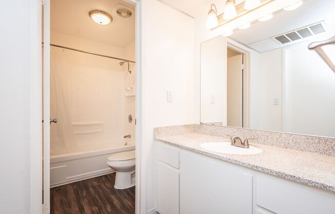 1 bed, 1 bath, 660 sqft, $1,490, Unit 9