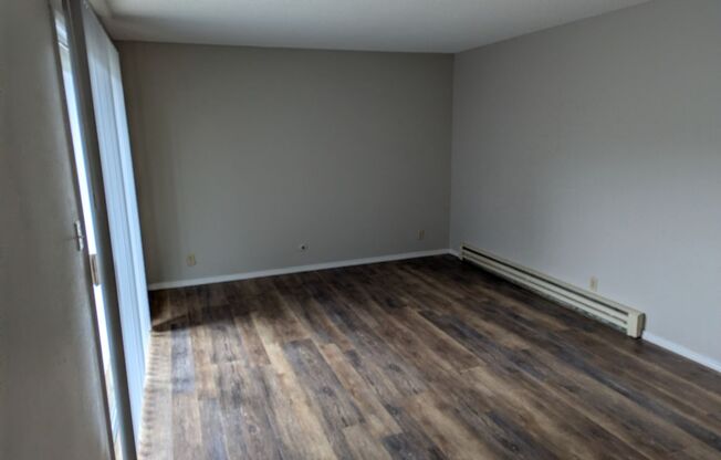 1 bed, 1 bath, $1,150, Unit 16