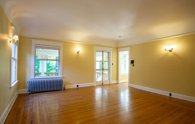 Heart of NW: Jaw Dropping 3-Bedroom in Historic Building!